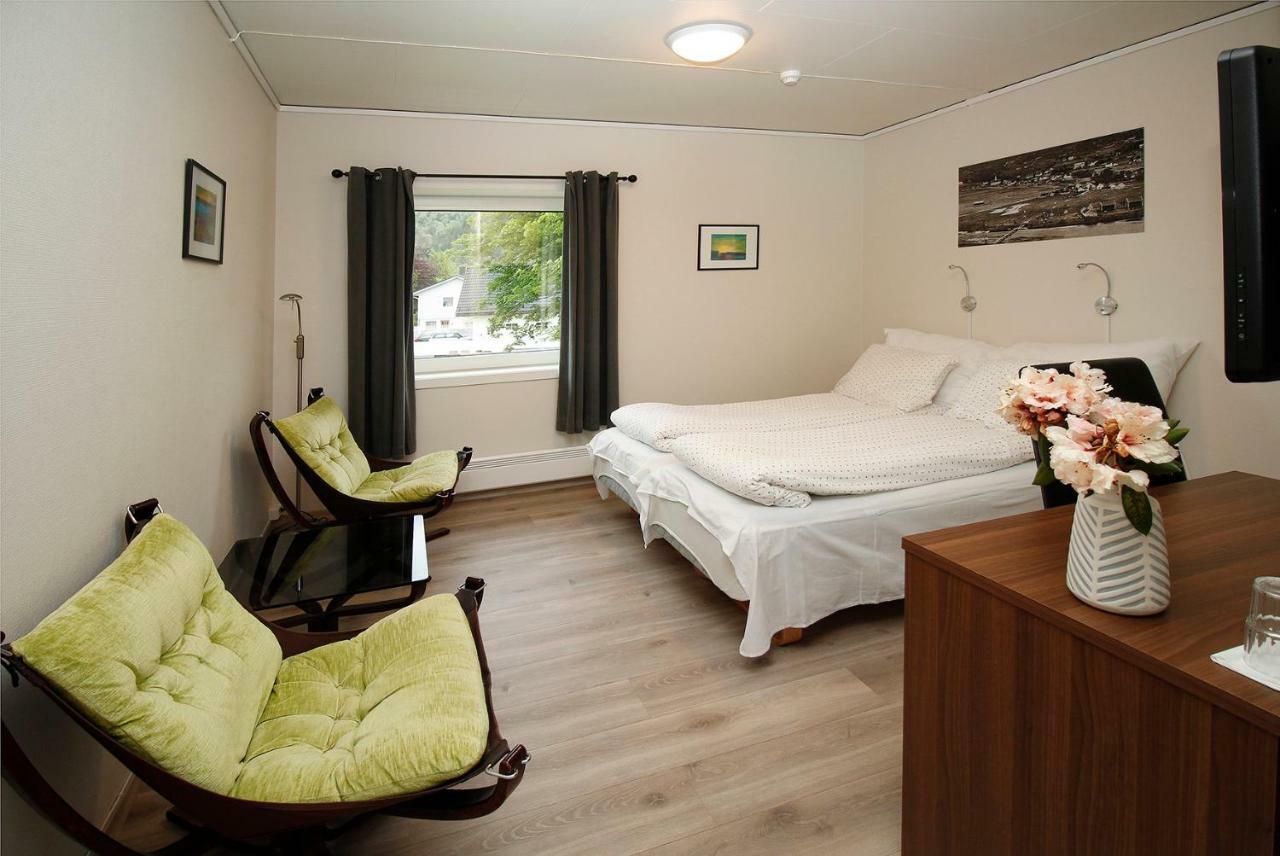 Sentrum Hotel Nordfjordeid Buitenkant foto
