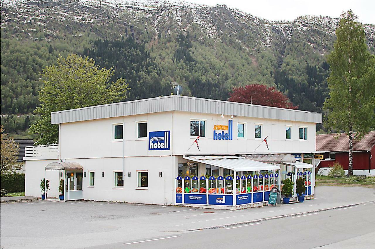 Sentrum Hotel Nordfjordeid Buitenkant foto