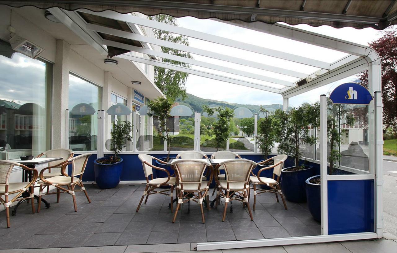 Sentrum Hotel Nordfjordeid Buitenkant foto